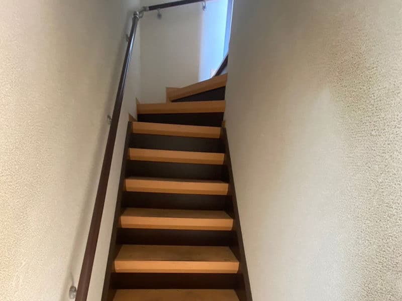 豊中戸建リノベーション_階段改装前
