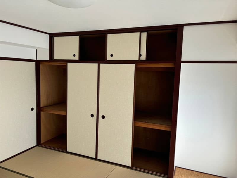em_closet_before